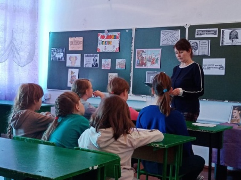 Закрытие Недели детской книги и Международный день детской книги, который отмечается 2 апреля, прошли в начальной школе МКОУ &quot;Дубровинская СОШ&quot;..
